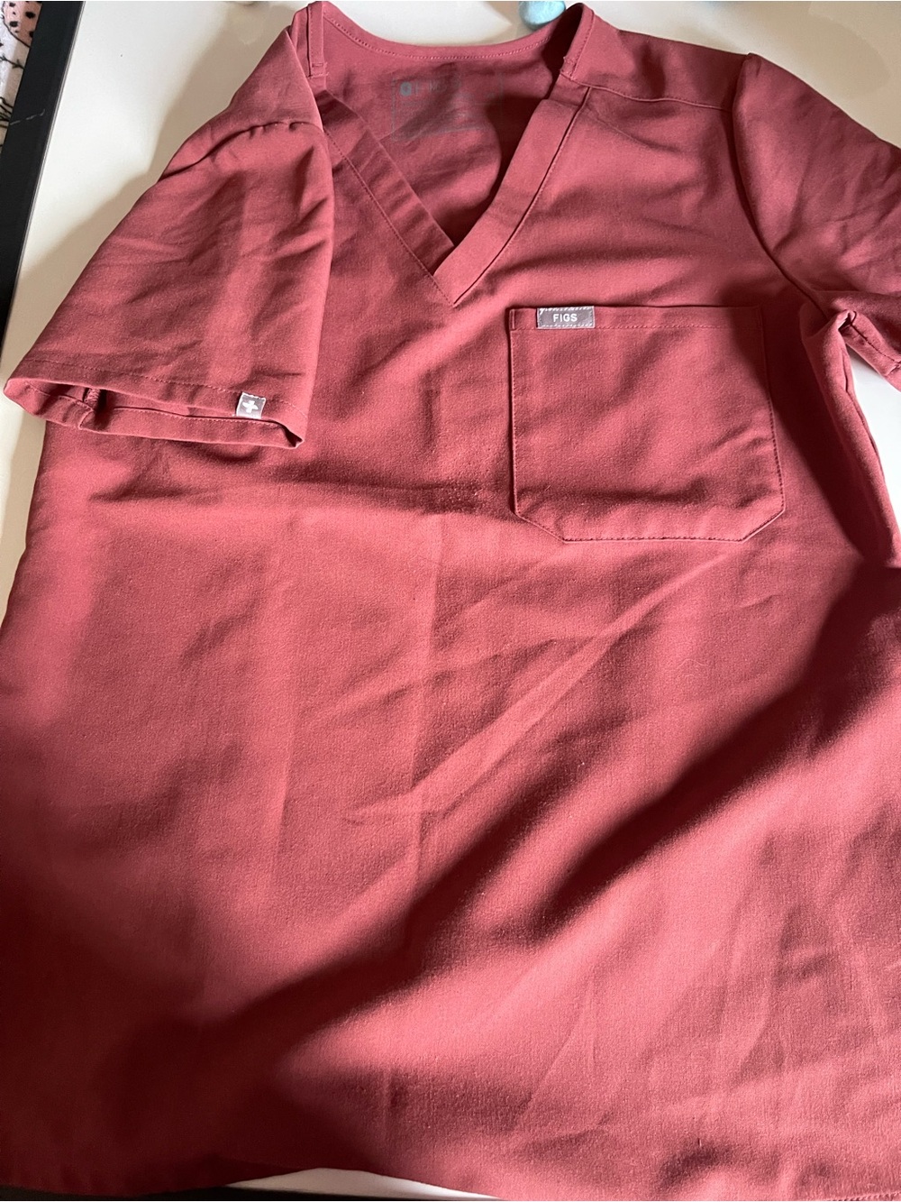 Figs women’s V-Neck Scrub Top in Dusty Red